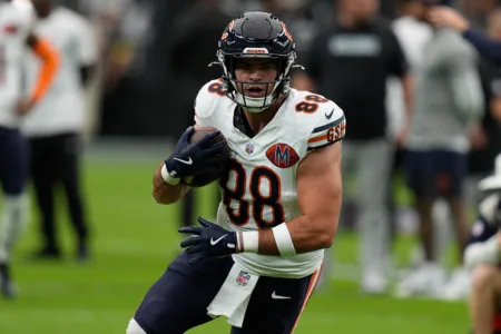 Carlson returns to Bears’ practice squad
